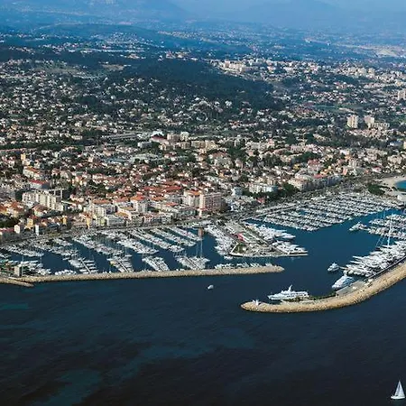 Spacieux A Golfe Juan 2 Minutes Des Plages *